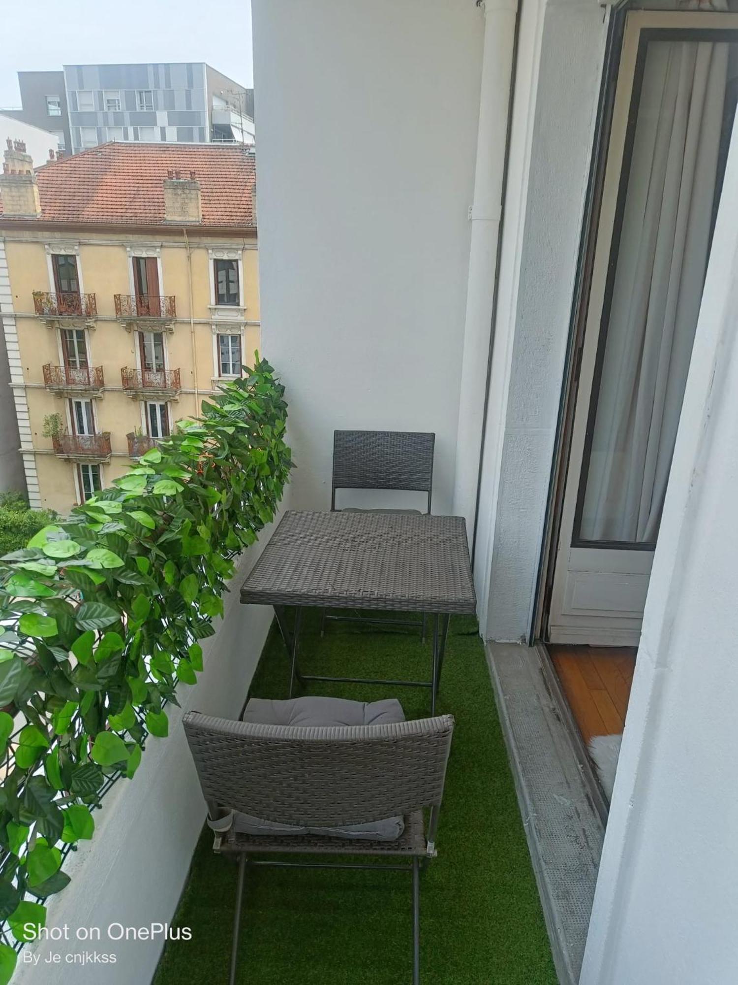 Belle Chambre D'Hote Avec Balcon Prive - 3 Mins Gare Annemasse - Geneve Acces Direct Bagian luar foto